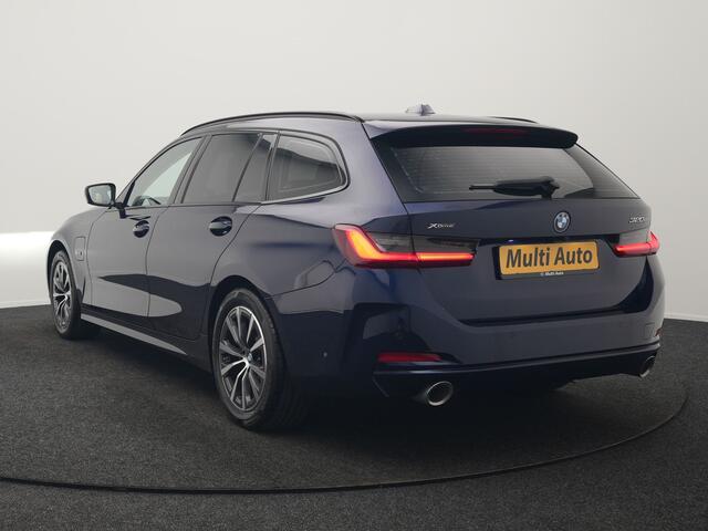 BMW 3-SERIE Touring 320e xDrive PHEV 204pk Dealer O.H. | Trekhaak Af Fabriek | Panodak | Adaptive Cruise | Camera | Lederen Sportstoelen Memory & Verwarmd | Widescreen Navi | Blis | Apple Carplay | DAB | Iconic Glow Grille | Plug In Hybrid |