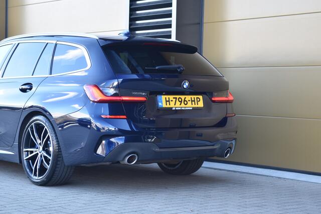 BMW 3-SERIE Touring 330i High Executive Edition * M-Sportpakket * Panoramadak * Harman / Kardon * Trekhaak *