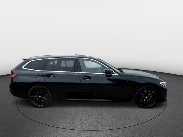 BMW 3-SERIE Touring 330i Executive Edition M | Panoramadak | Trekhaak