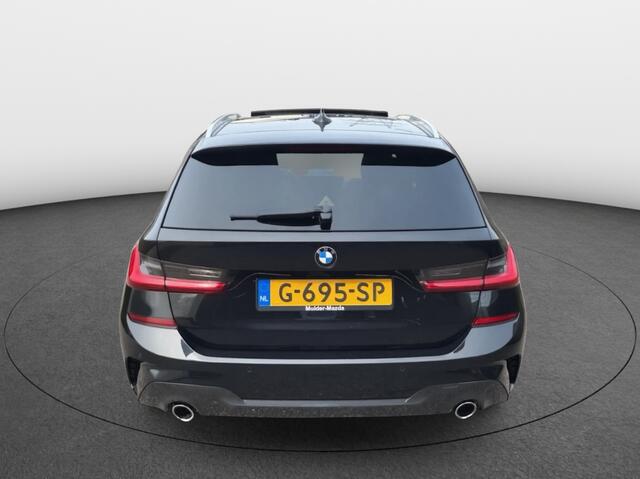 BMW 3-SERIE Touring 330i Executive Edition M | Panoramadak | Trekhaak