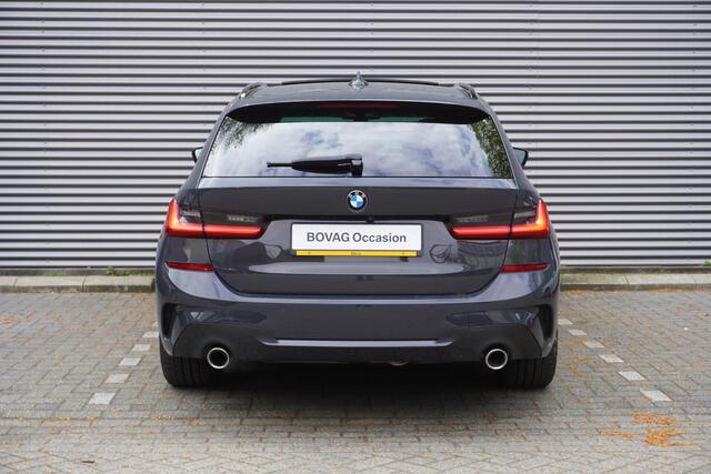BMW 3-SERIE Touring 330e xDrive 19 inch LM M Dubbelspaak | Trekhaak met elektrisch wegklapbare kogel | Comfort Access | Achteruitrijcamera | BMW Laserlight | BMW Head-Up Display