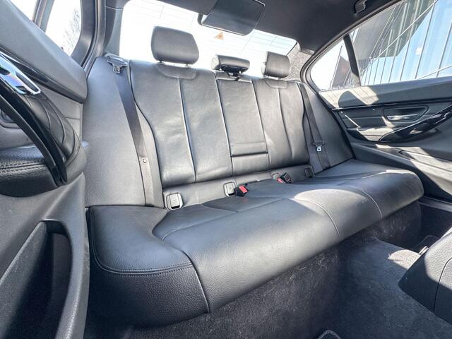 BMW 3-SERIE Sedan 320i | M Sport | High Executive | Panoramadak | Selections 1000