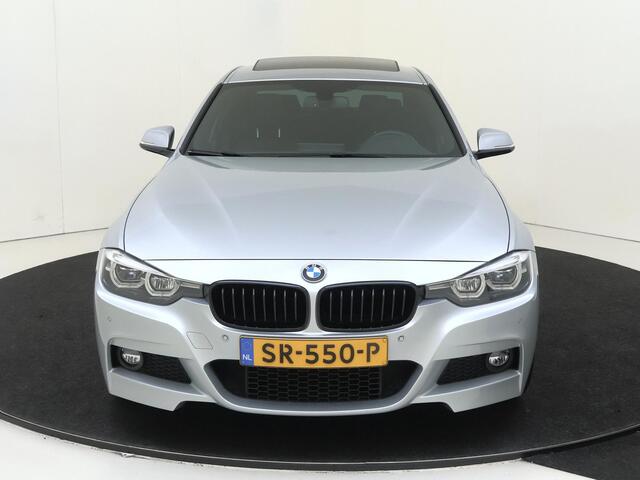 BMW 3-SERIE 320i Edition M Sport Shadow Executive | Audio Media Pack | cruise control | electronic climate control | LED koplampen | lederen bekleding | lichtmetalen velgen 18" | M Aerodynamica | navigatiesysteem full map | elektrisch glazen schuif-/kanteldak | navig