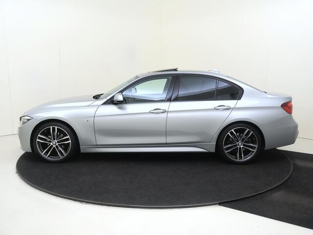 BMW 3-SERIE 320i Edition M Sport Shadow Executive | Audio Media Pack | cruise control | electronic climate control | LED koplampen | lederen bekleding | lichtmetalen velgen 18" | M Aerodynamica | navigatiesysteem full map | elektrisch glazen schuif-/kanteldak | navig