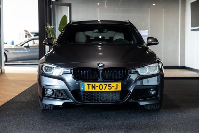 BMW 3-SERIE Touring 318i MSport Edition | Pano | Leder | Camera |
