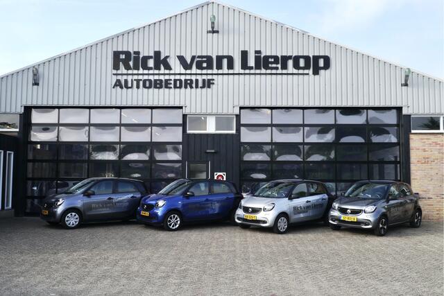 BMW 3-SERIE 320i High Executive | Head-Up | Dealer Onderhouden | Carplay | Leder