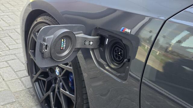BMW 3-SERIE Touring 330e xDrive High Executive | Pano | Dravitgrau | Leder | ACC | HUD | Laser | DOH | Driving Assistant Professional | Bomvol!
