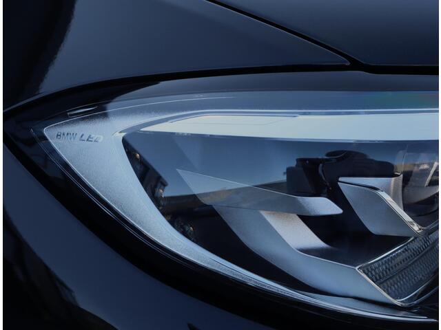 BMW 3-SERIE Touring 330e xDrive M Sport | Panoramadak | Adaptief M onderstel | H+K | 360 | Leer