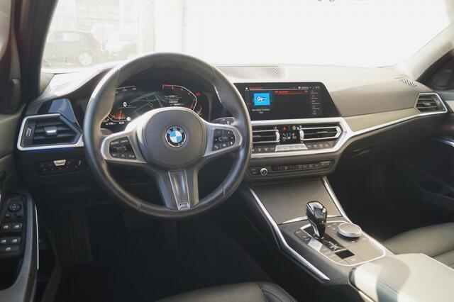 BMW 3-SERIE Touring 318i High Executive Edition -LEER-CAM-NAVI-
