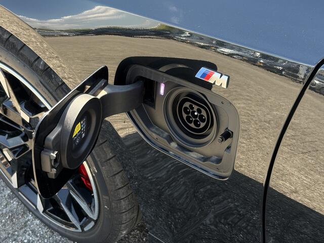 BMW 3-SERIE 330e | M-Sport Pro | Schuif-/kanteldak | HiFi | Trekhaak | Adapt. Led | Stoel + Stuurverw.