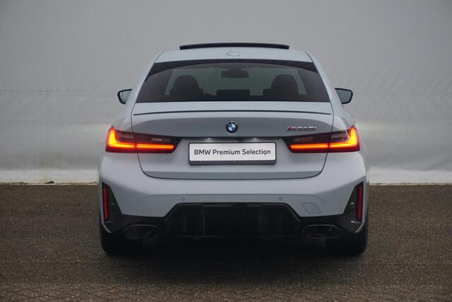BMW 3-SERIE Sedan M340i xDrive 19'' / Harman Kardon / Schuif-/kanteldak / Elektrisch verstelbare stoelen
