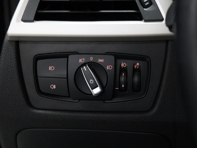 BMW 3-SERIE Touring 318i Corporate Lease [PDC ACHTER, CRUISE CONTROL, BLUETOOTH, ELEKTRISCHE ACHTERKLEP, NAVIGATIE, CLIMATE, NIEUWSTAAT]