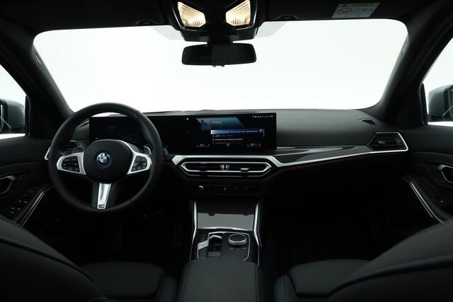 BMW 3-SERIE Touring 330e M-Sport Pro | Rijklaar! | Pano | Widescreen | ShadowLine | HUD | Camera+PDC | Memory | Sfeerverl. | Dodehoek | Adapt. Cruise | Elek. klep | Nav+App.Connect V