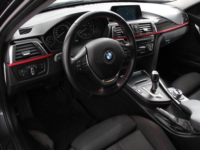 BMW 3-SERIE Touring 340i 326 pk Automaat Sport-Line | Navigatie | Climate Control | Cruise Control | Led | Electrisch bedienbare achterklep | Extra Getint Glas | Lichtmetalen velgen 18" | Stoelverwarming