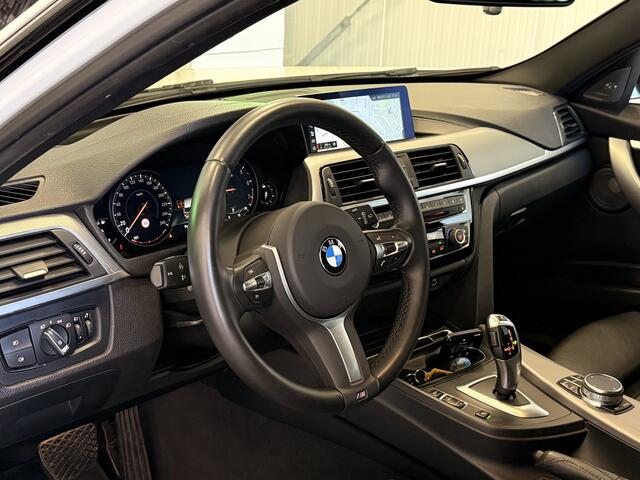 BMW 3-SERIE Touring 320i M Sport Edition | Pano | Harman / Kardon | Leder | Head-Up | Achteruitrijcamera |