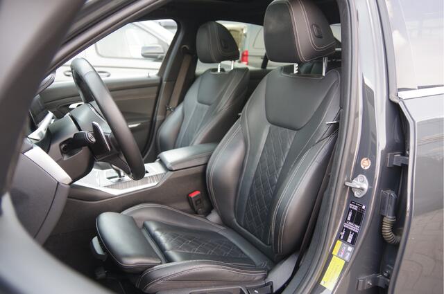 BMW 3-SERIE 330e M-SPORT SCHUIFDAK, INDIVIDUAL LEDER, LASER, HUD, HARMAN/KARDON, ADAPT. CRUISE, SPORTSTOELEN, DRAVIT GRAU