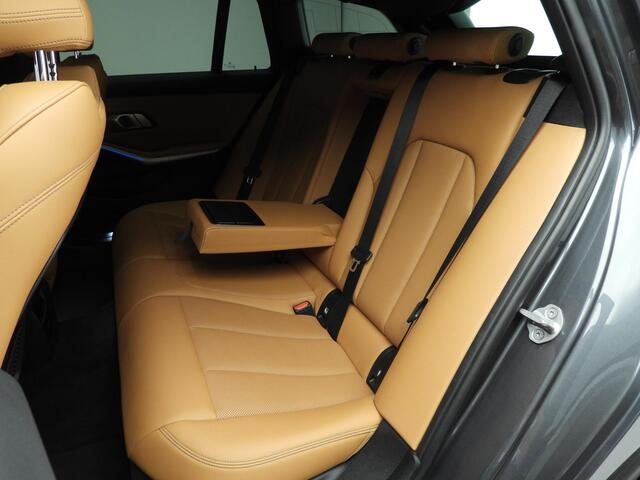 BMW 3-SERIE Touring 330e xDrive M Sport/ Elektrische Trekhaak/ Cruise Control/ Sportstoelen/ Stoelverwarming / Alu wielen 19 inch