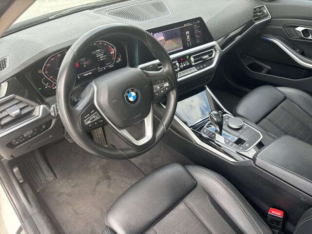 BMW 3-SERIE 318i Executive Edition Sport Interieur, Sfeerverlichting, Carplay, Android Auto, Led, Privacy Glass