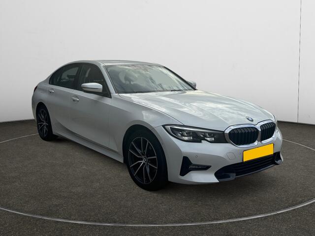 BMW 3-SERIE 318i Executive Edition Sport Interieur, Sfeerverlichting, Carplay, Android Auto, Led, Privacy Glass