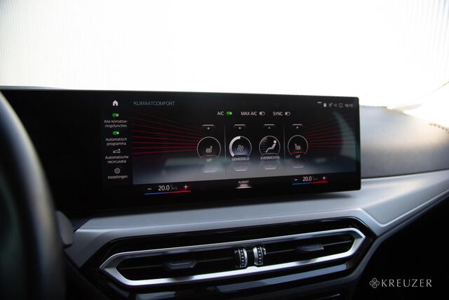BMW 3-SERIE Touring 330e xDrive | Facelift | Driving Assistant | ACC | Elek. Trekhaak | Sportstoelen