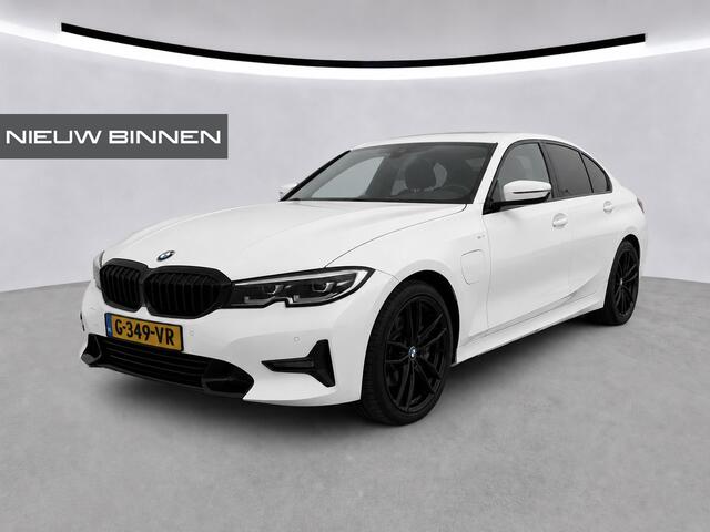 BMW 3-SERIE 330e eDrive Edition | Stoelverwarming | Navigatie | Apple Carplay | Parkeersensoren | Keyless | Cruise Control | LED | Leer | Trekhaak | Climate Control |