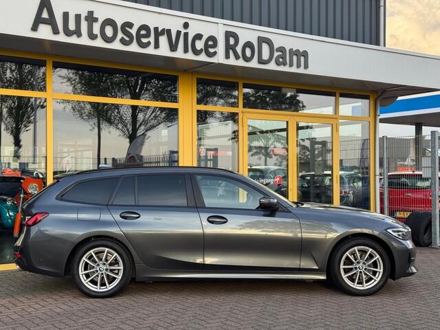 BMW 3-SERIE Touring 318i High Executive