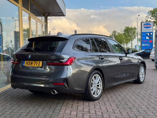 BMW 3-SERIE Touring 318i High Executive