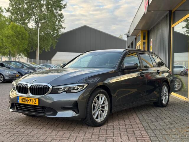BMW 3-SERIE Touring 318i High Executive