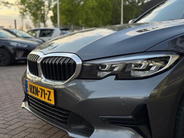 BMW 3-SERIE Touring 318i High Executive