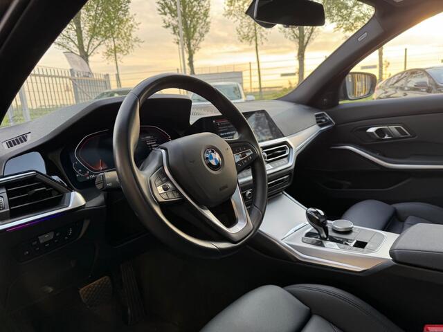 BMW 3-SERIE Touring 318i High Executive