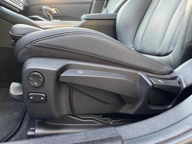 BMW 3-SERIE Touring 318i High Executive