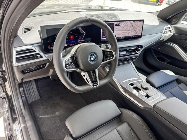 BMW 3-SERIE Touring 330e