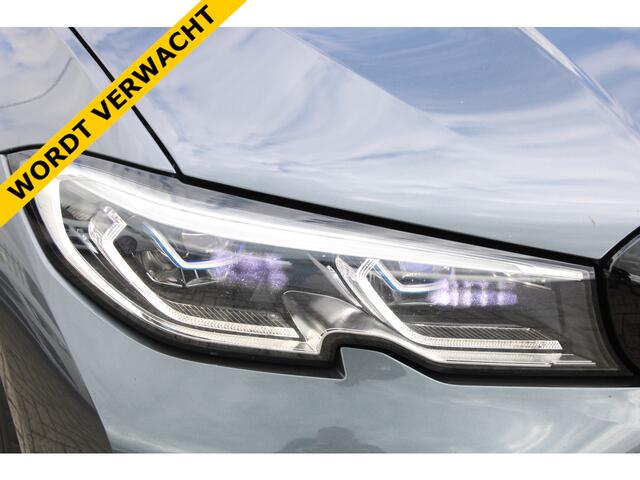 BMW 3-SERIE Touring 330e xDrive High Executive PANORAMADAK LEDER H&K HEAD-UP LASER