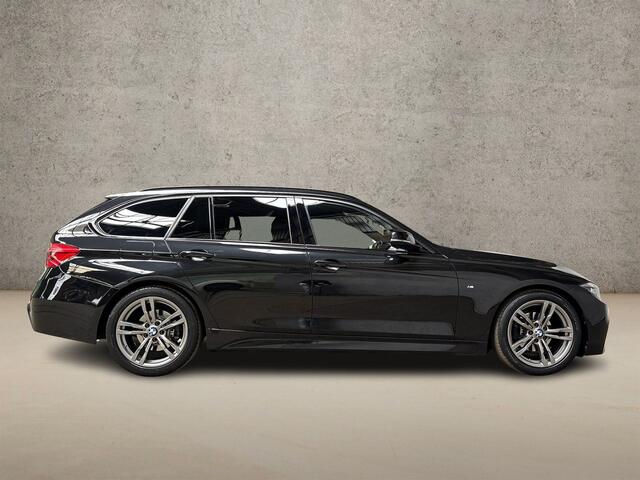 BMW 3-SERIE 320i M Sport High Executive 184Pk Automaat (GROOT NAVI, M PAKKET, LEDER, STOELVERWARMING, SPORTSTOELEN, PARKEERSENSOREN, GETINT GLAS, SPORT AUTOMAAT, NIEUWSTAAT)
