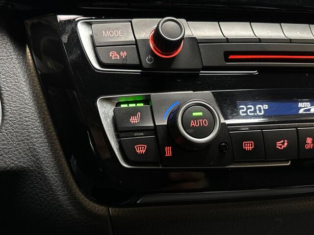BMW 3-SERIE 320i M Sport High Executive 184Pk Automaat (GROOT NAVI, M PAKKET, LEDER, STOELVERWARMING, SPORTSTOELEN, PARKEERSENSOREN, GETINT GLAS, SPORT AUTOMAAT, NIEUWSTAAT)