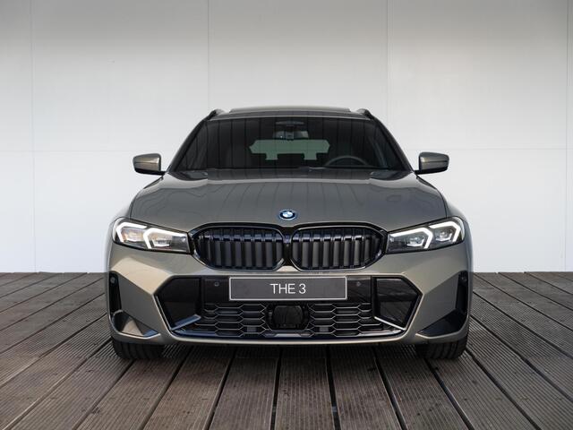 BMW 3-SERIE Touring 330e | Individual Lak | M Sportpakket Pro | Innovation Pack | Comfort Pack | Panoramadak | Trekhaak