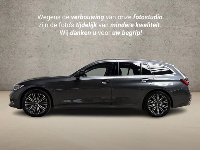 BMW 3-SERIE 320e High Executive 204Pk Automaat (PANORAMADAK, HEAD-UP DISPLAY, MEMORY SEATS, LASER KOPLAMPEN, LEDER, STUUR/STOELVERWARMING, 360 CAMERA, APPLE CARPLAY, SFEERVERLICHTING, GETINT GLAS, NIEUWSTAAT)