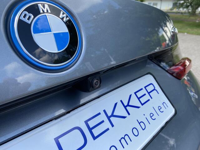 BMW 3-SERIE Touring 330e xDrive Panorama Dak / 360 / M Sportpakket / Wide Screen