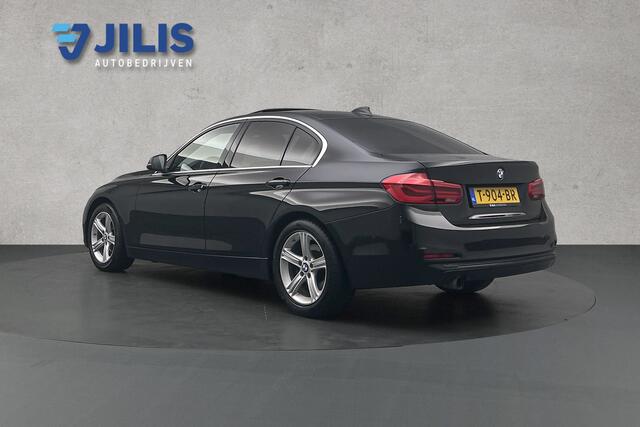 BMW 3-SERIE 318i Edition Luxury Line | Stoelverwarming | Lederen bekleding | Schuifdak | LED