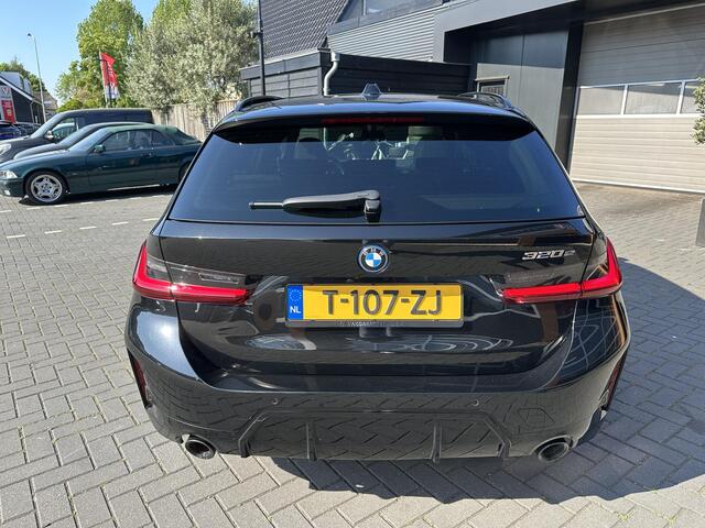 BMW 3-SERIE Touring 320e M-Pakket | Panoramadak | Facelift |
