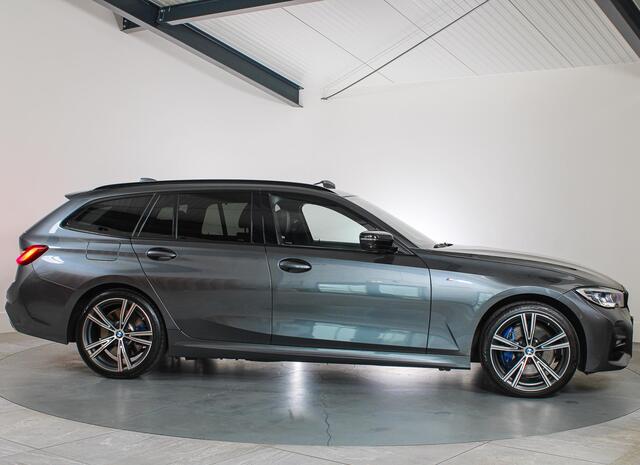 BMW 3-SERIE Touring 330e xDrive High Executive M-sport Panoramadak, Laser, Volleder, Memory, H&K, Individual