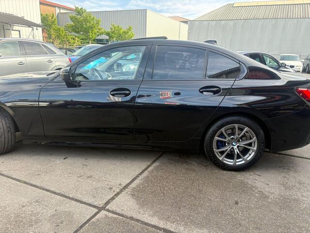 BMW 3-SERIE 320i High Executive Keyless, clima, stoelverwarming, pdc, cruise