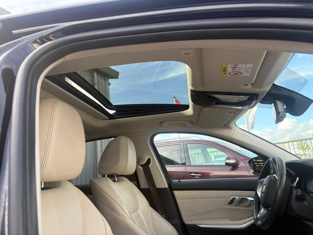 BMW 3-SERIE 320i High Executive Keyless, clima, stoelverwarming, pdc, cruise