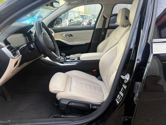 BMW 3-SERIE 320i High Executive Keyless, clima, stoelverwarming, pdc, cruise