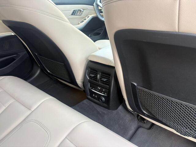 BMW 3-SERIE 320i High Executive Keyless, clima, stoelverwarming, pdc, cruise
