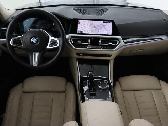 BMW 3-SERIE 330i High Executive | Panoramadak | Sport Line | Leder | Stoelverwarming | Trekhaak | Carplay | Live Cockpit | Camera | Navigatie | Sfeerverlichting | Park Assist | Sportstoelen | Climate control