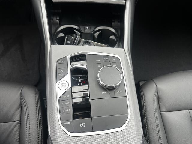BMW 3-SERIE Touring 318i Org NL Panorama|AdaptieveCruise|Leder