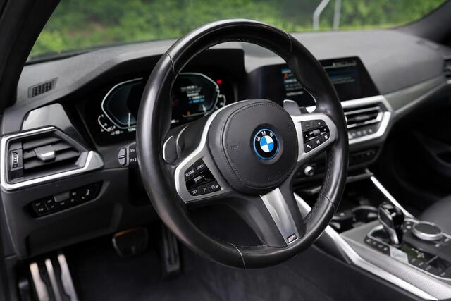 BMW 3-SERIE Touring 330e M-Sport | Pano | Trekhaak | 360 camera