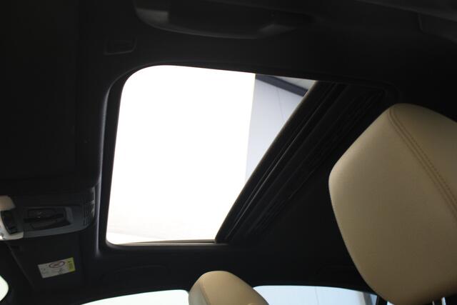 BMW 3-SERIE 320i Centennial Executive |Pano|Navi|