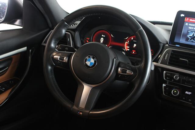 BMW 3-SERIE Touring 320d EDE Sport Edition Trekhaak | Leder | Carplay | LED | Navi | Cruise | Elektr. Klep | 18" LMV | PDC